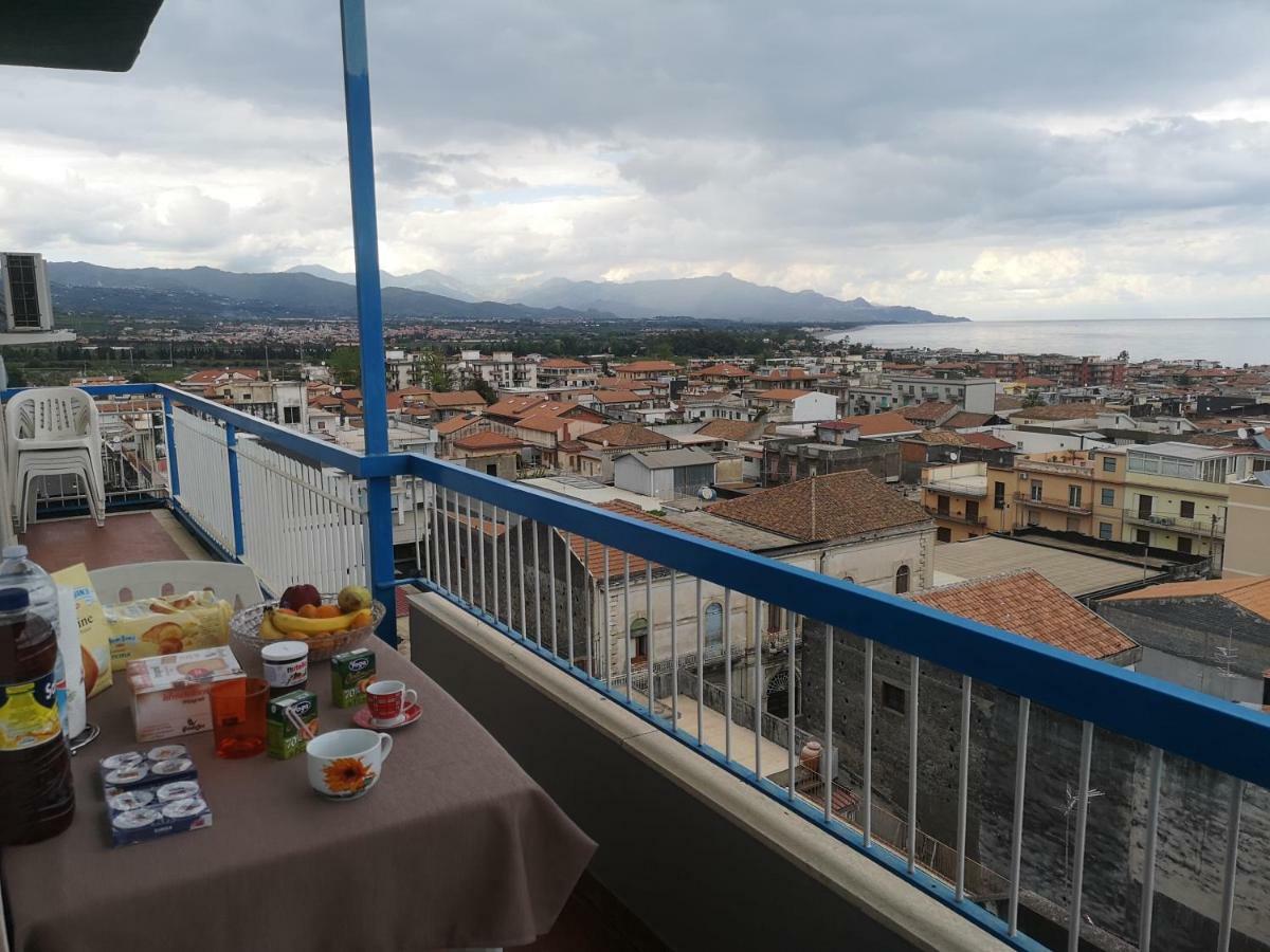 Апартаменты Casa Donna Rosaria Tra Etna E Taormina Рипосто Экстерьер фото